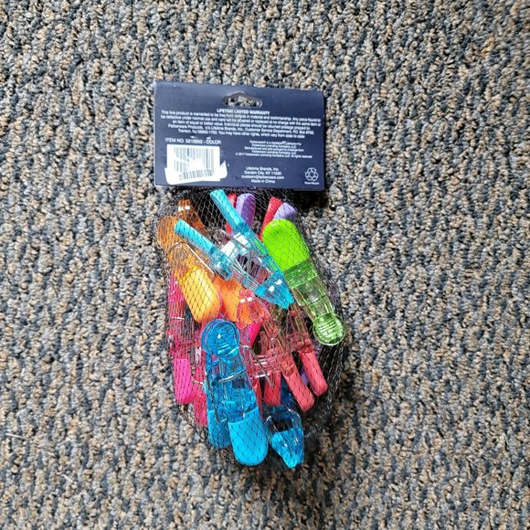 NWT Farberware Colorworks Set of 15 Bag Clips, Translucent Rainbow Colors - Picture 4 of 5